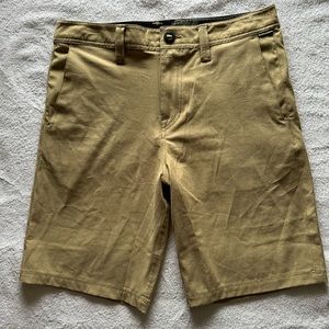 Young men’s Volcom shorts, size 30, like new!